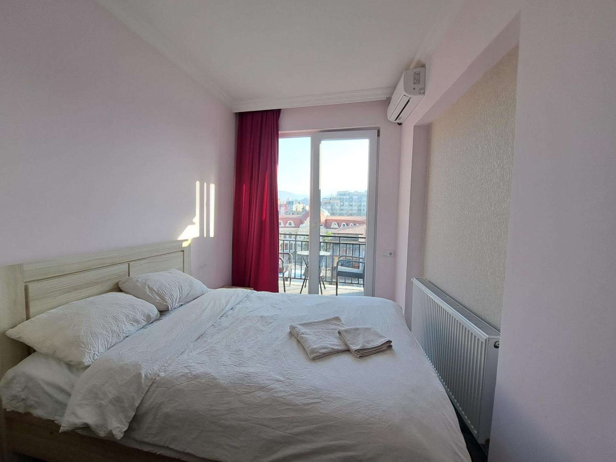 Karvi Hostel & Suites Batumi Exterior photo