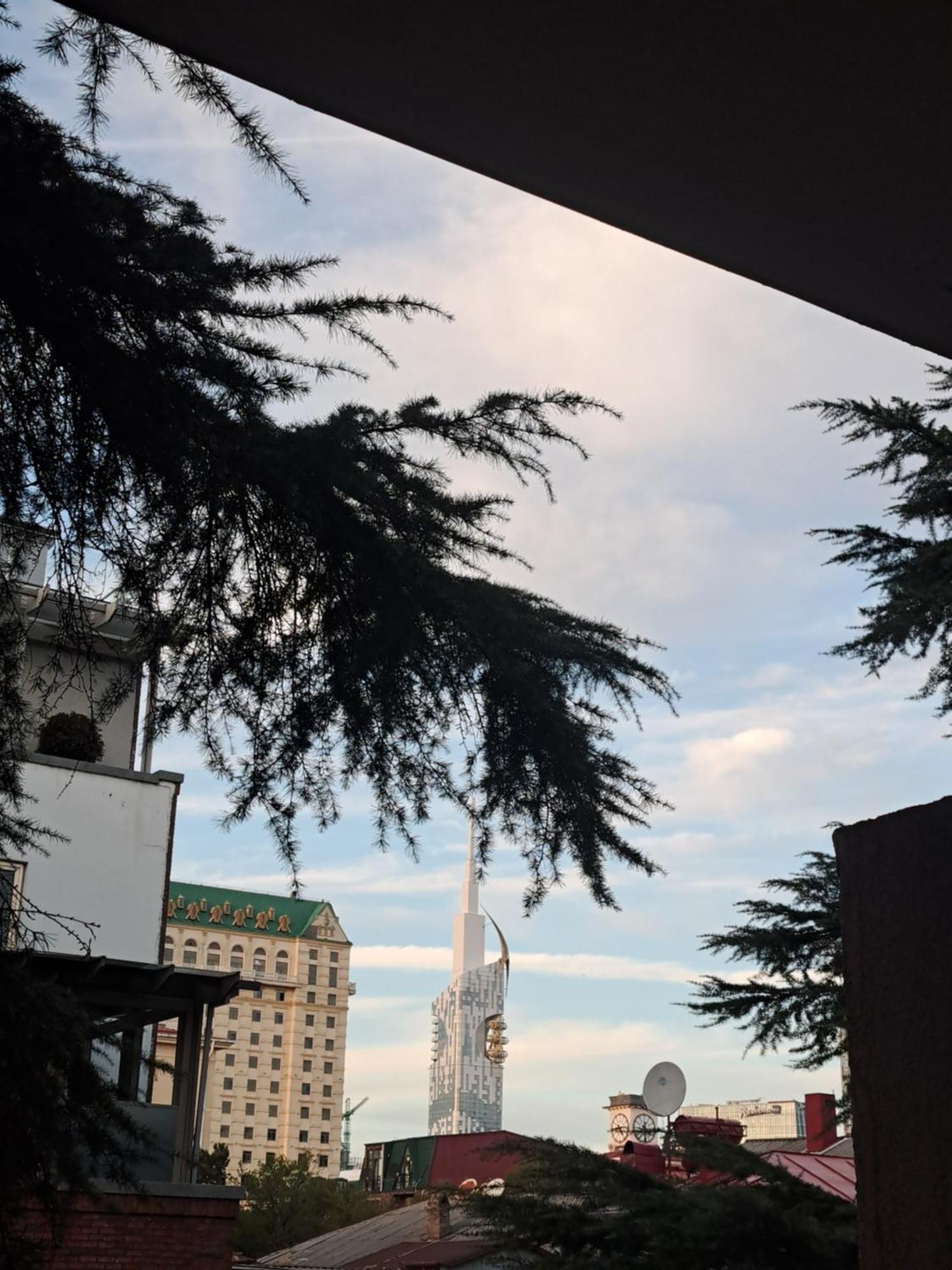 Karvi Hostel & Suites Batumi Exterior photo
